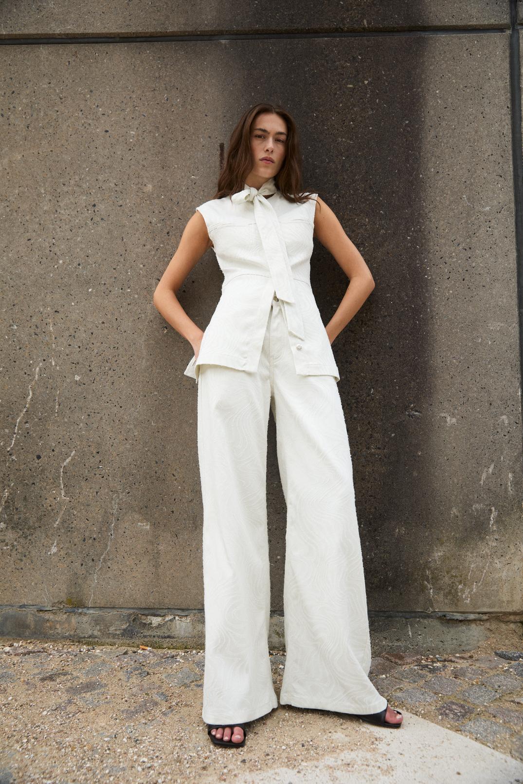 BLANCHE Copenhagen Nuvola-BL Top T-shirts and Tops 20 Ecru